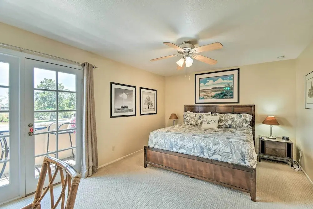 Golf Course Views, Hot Tub Access: Phoenix Home!