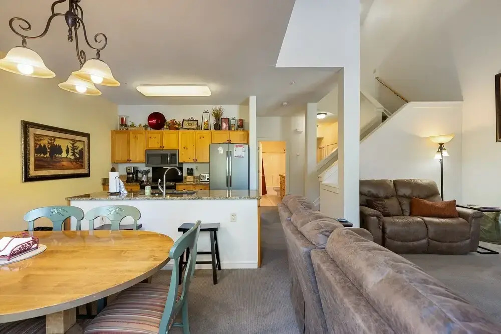 1849 The Seasons 3 Bedroom Townhouse by RedAwning