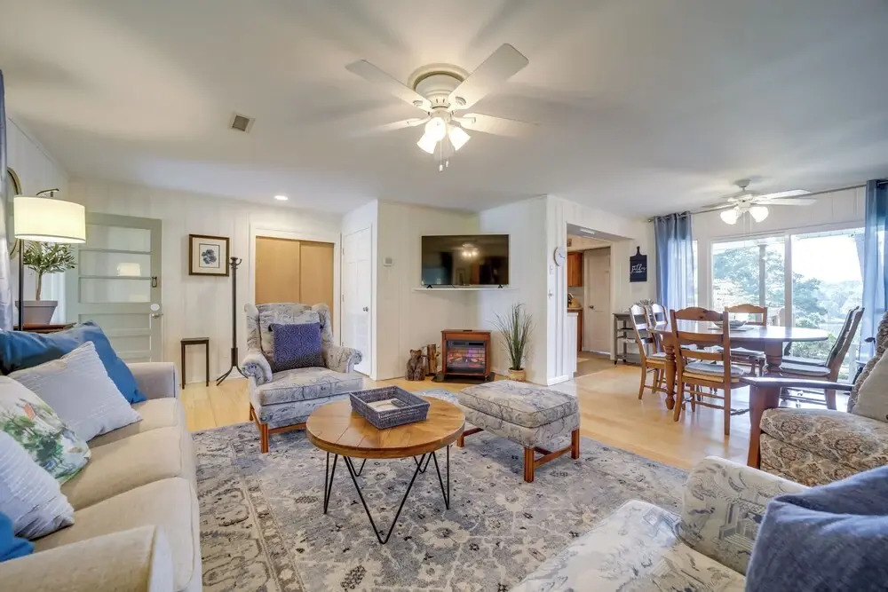 Serene Lake Junaluska Gem: Deck & Mountain Views