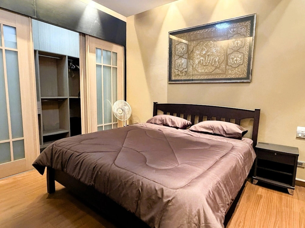 Spacious 1-bedroom Condo With Large Balcony at Baan Suan Lalana