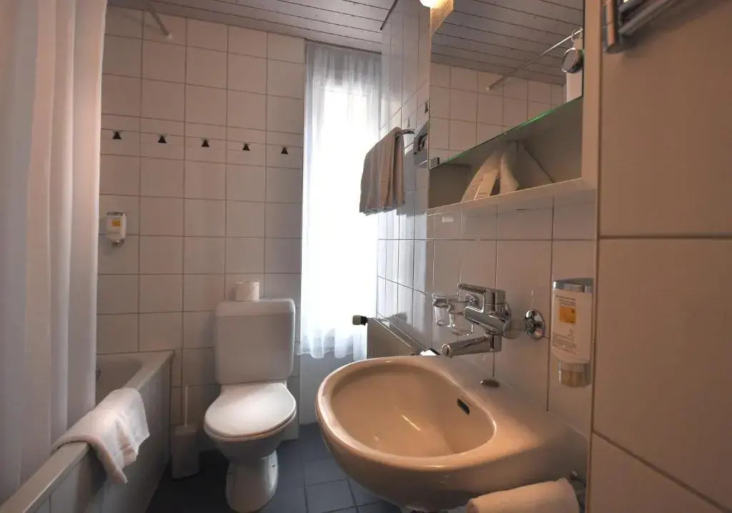 HOP Apartments & Suites
