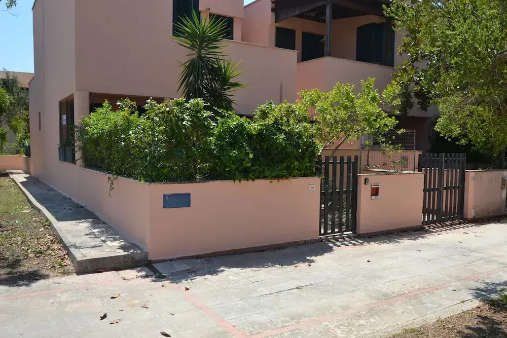 Comfortable Three-room Villa Located in Torre Dell'orso on the Ground Floor