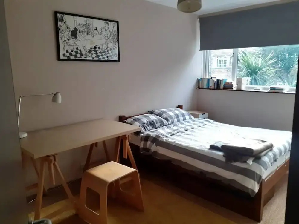 3 bed Apartment With Garden in Zone one se1