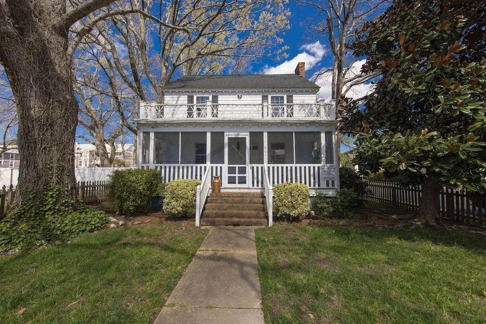 23rd Street White House 4 Bedrooms 2 Bathrooms Home