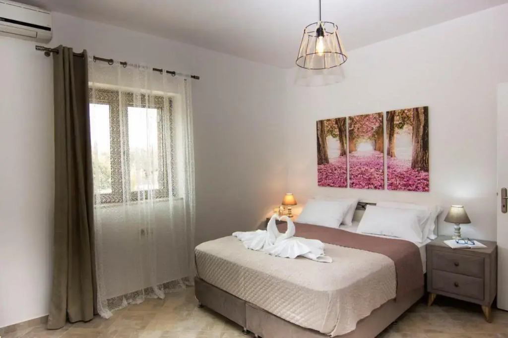 Selinitsa Stone Residence - Mani Poolside Retreat