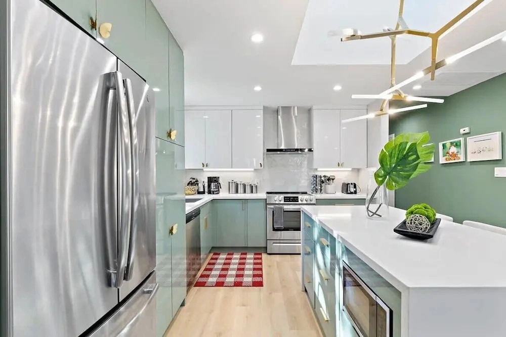 Marbella Lane - SJ Designer Home 3BR Ldry P