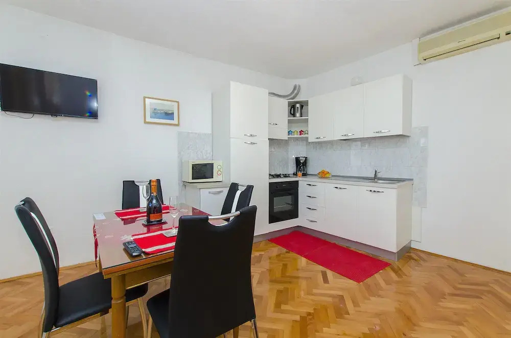 Apartment Pirija
