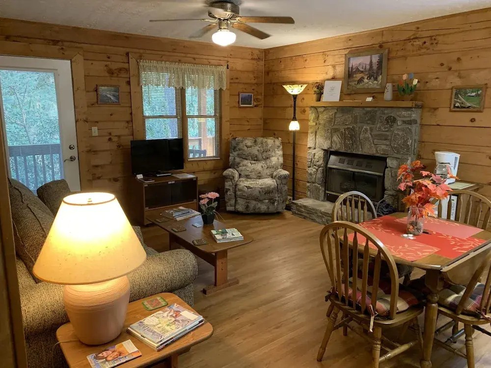 Misty Creek Log Cabins