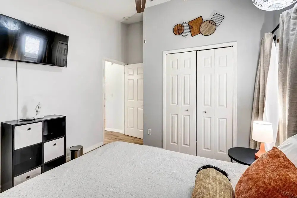 Kissimmee Retreat w/ Private Basketball Court!