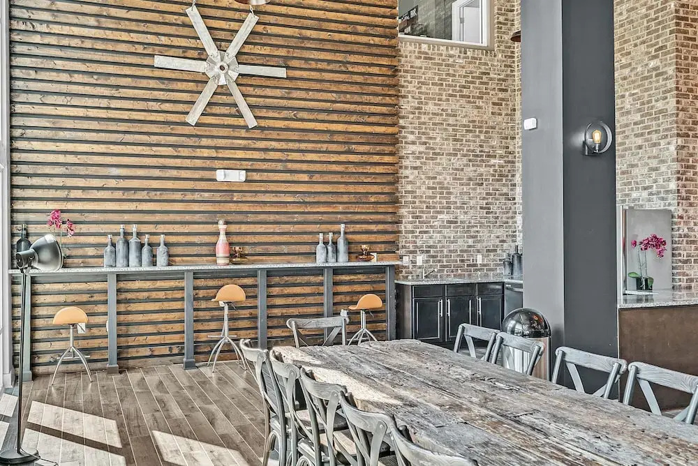 Downtown Midtown Apartments by NUOVO