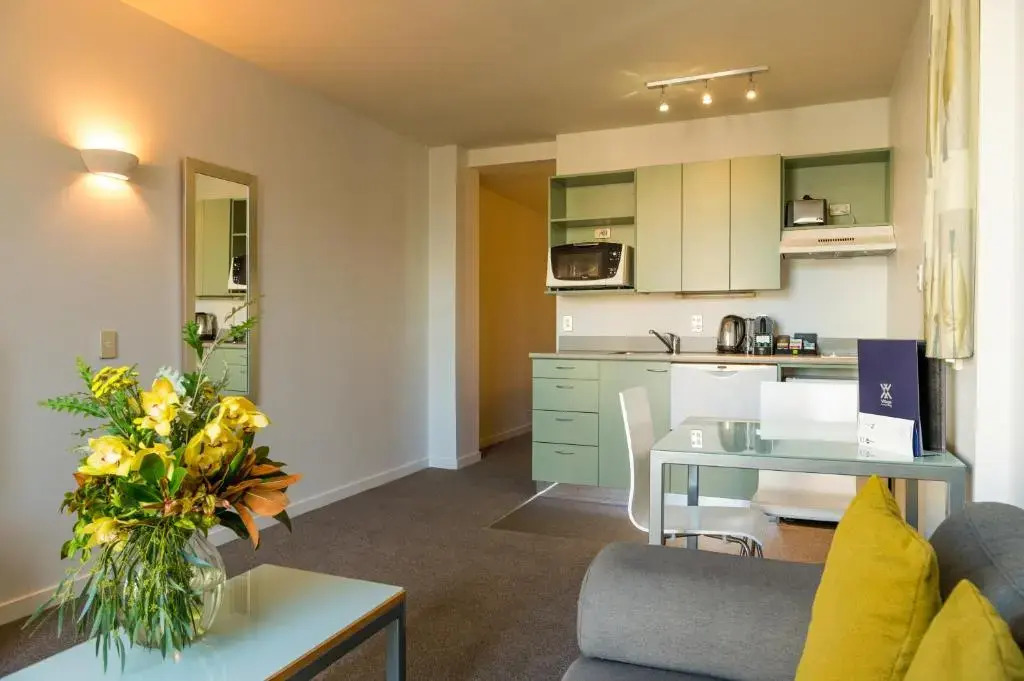 Astelia Apartment Hotel