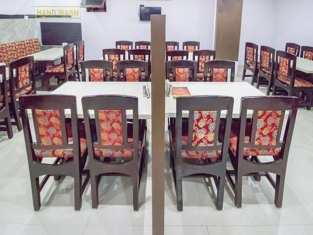 OYO 13300 Anupama Residency
