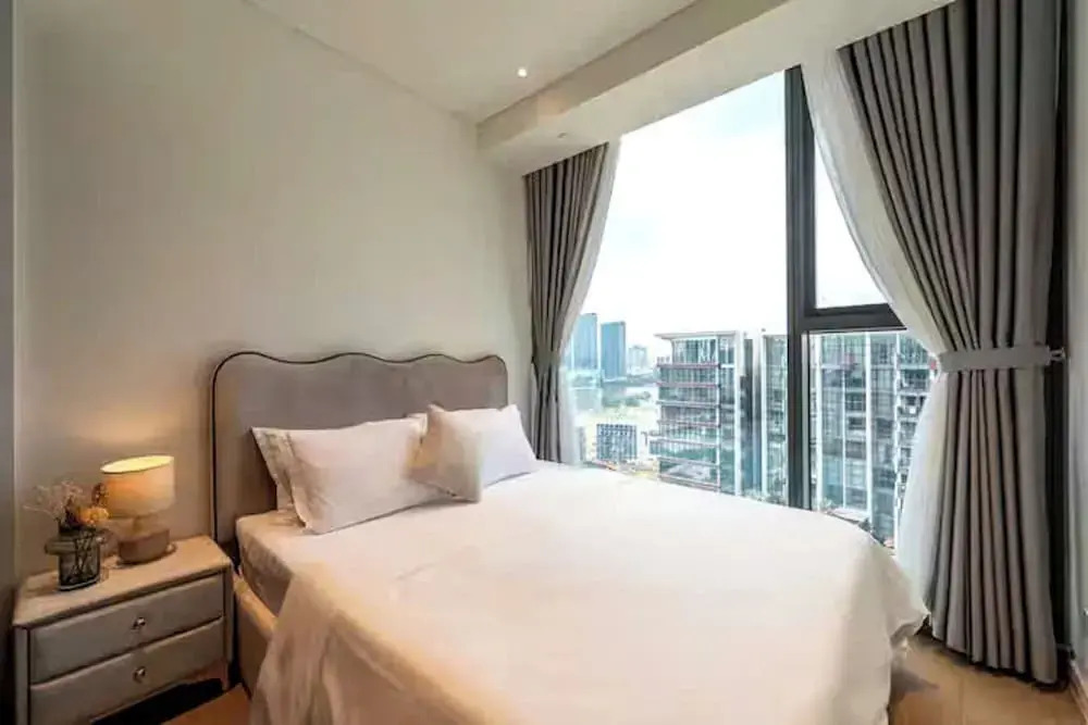 Vivian Boutique Opera Luxury Residence