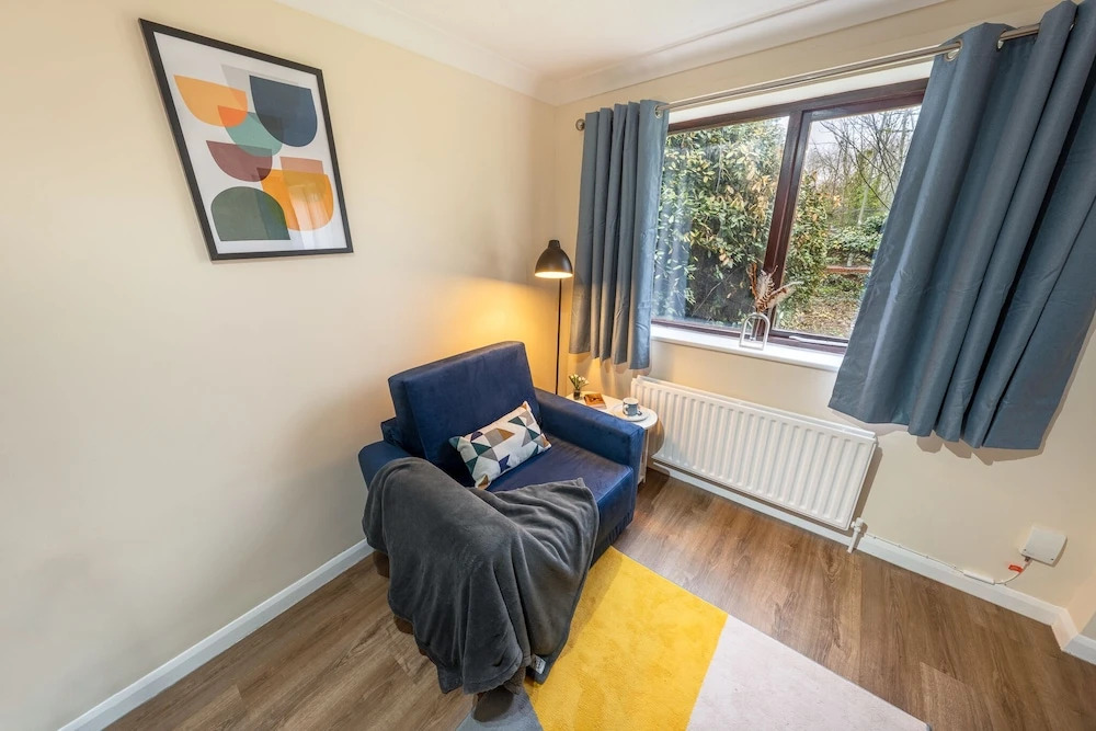 Staines Studio Apartment - Heathrow
