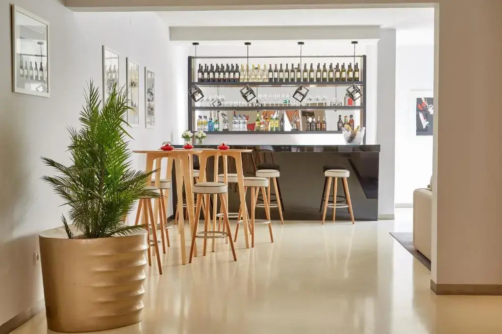 Porto Domus Hotel
