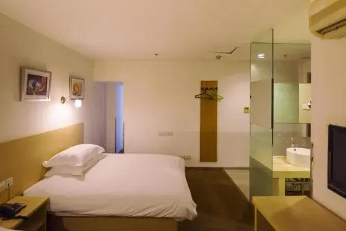 Shanghai Motel 168 Zhoupu Wanda Plaza