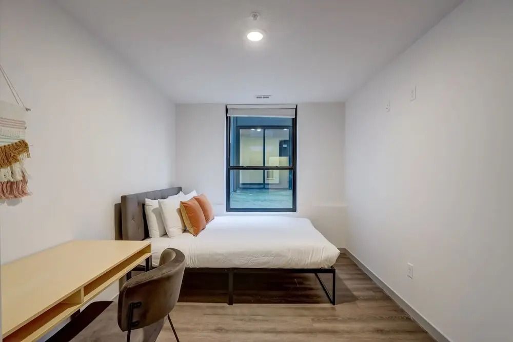 FRONTDESK LivRed Campus Apts Haymarket Square Lincoln