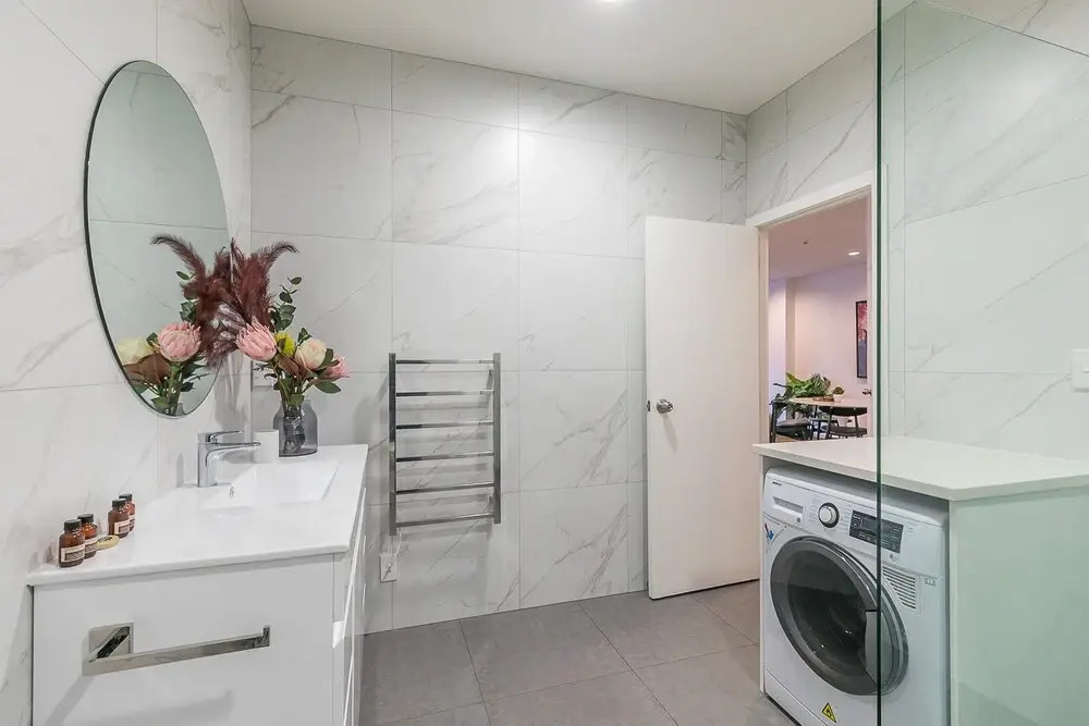 Zodiak Central 2 BR Apt Free Parking Gym