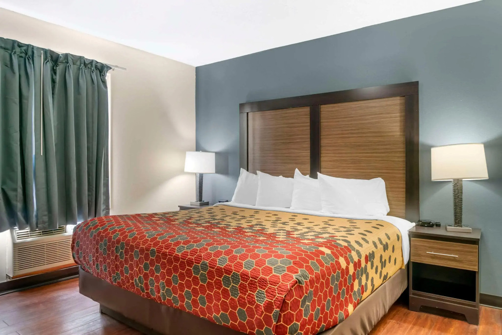 Econo Lodge Traverse City South