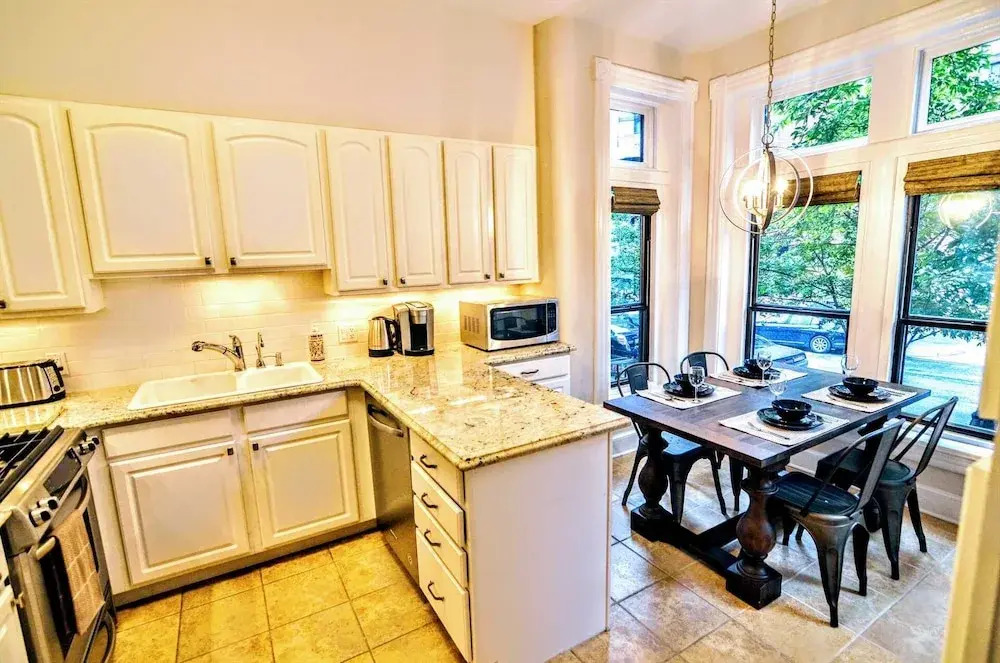 Massive Foggy Bottom Townhouse #1084 3 Bedrooms 2.5 Bathrooms Apts