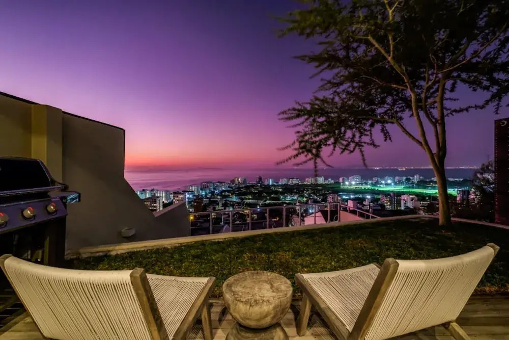 Belle View Villa in Green Point