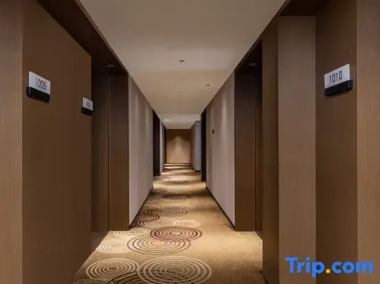 Yaduo Hotel (Foshan Dali Town Commercial Pedestrian Street Store)