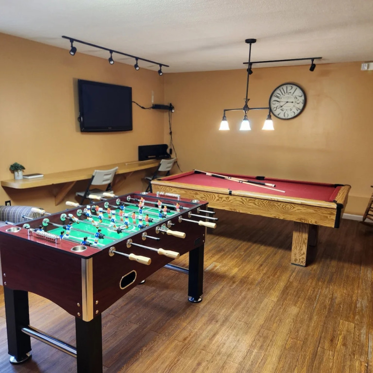 1 Ranked Condo w Pool Gym Gamer Room