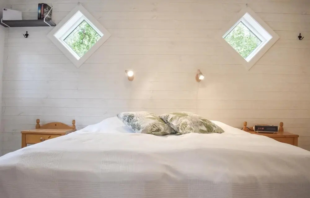 Awesome Home In Löttorp With Kitchen