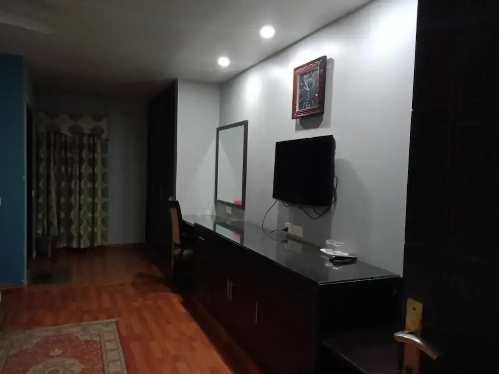 Hira Guest House