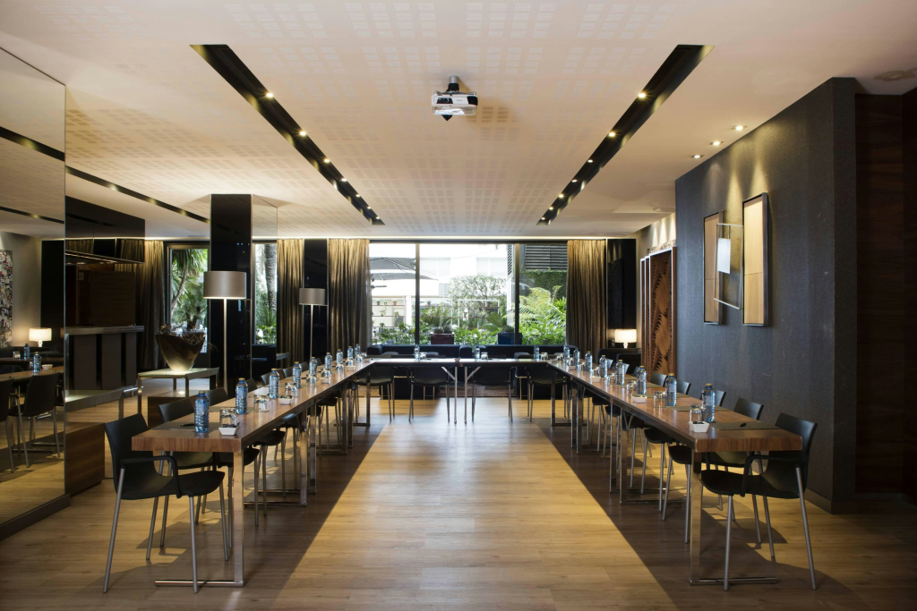 AC Hotel Victoria Suites by Marriott