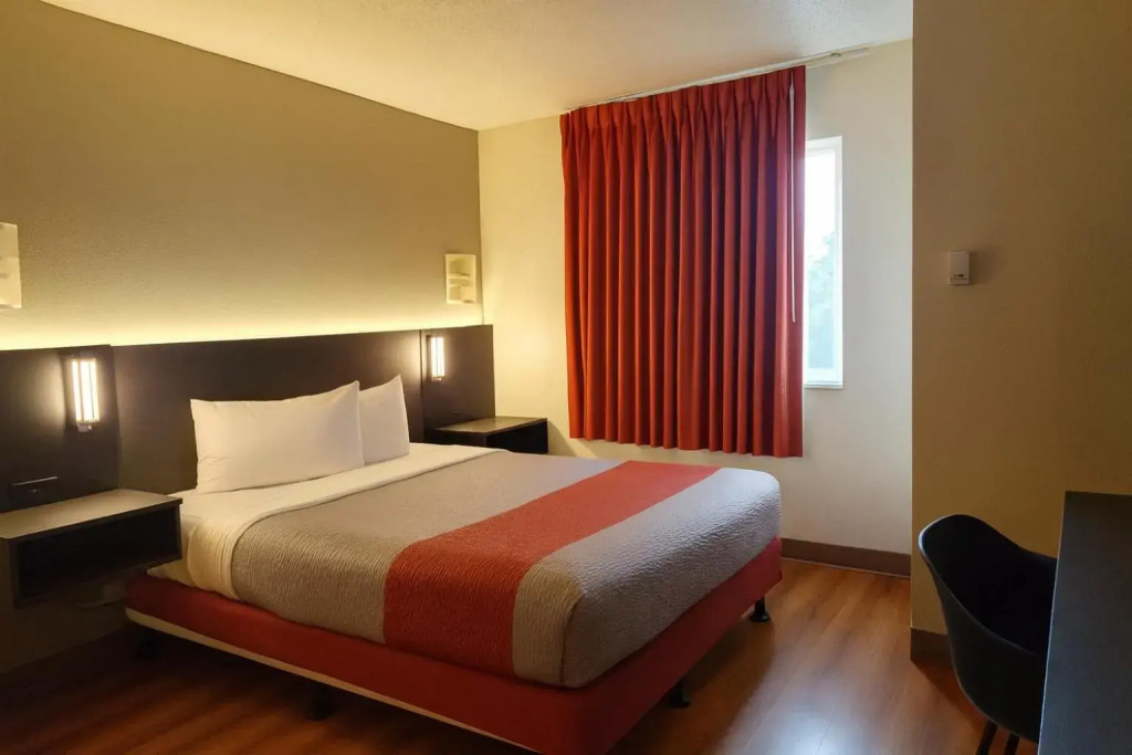 Motel 6-Brooklyn Center, MN - Minneapolis