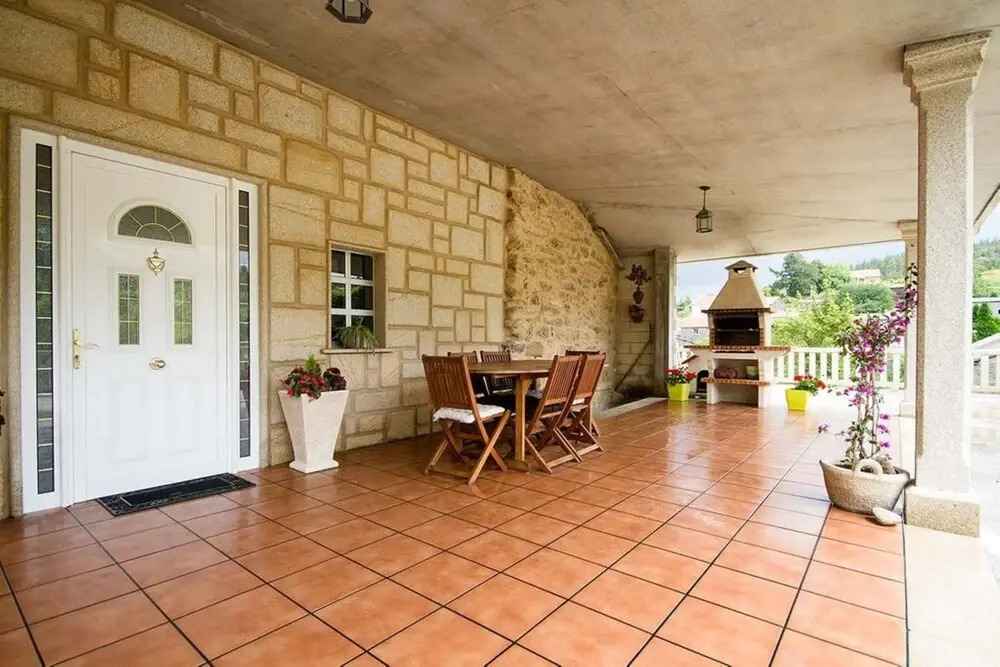 House - 3 Bedrooms with WiFi - 107748