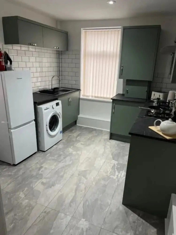 Spacious Home - Sleeps 5 Persons