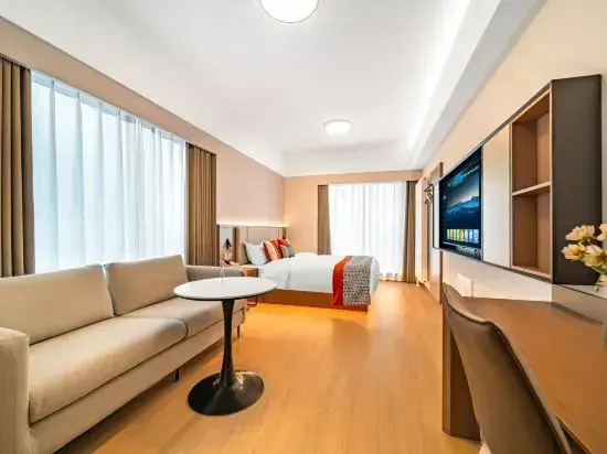 Mingren Hotel (Zhengzhou East High-speed Railway Station)