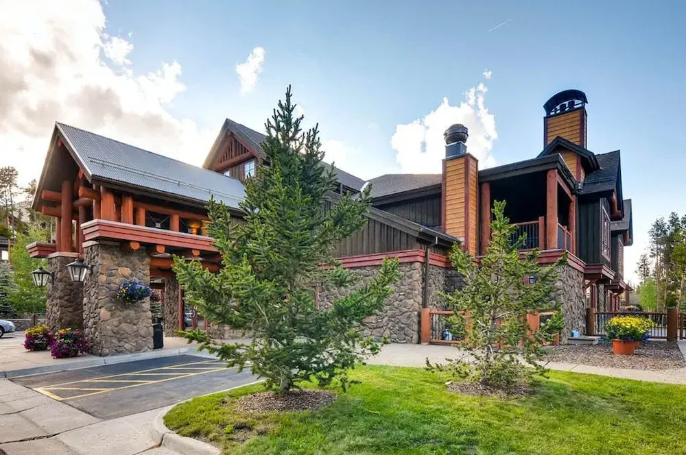 Luxury 2 Bedroom Ski in, Ski out Condo in Breckenridge with Shared Pool, Hot Tub, Arcade, and Bar