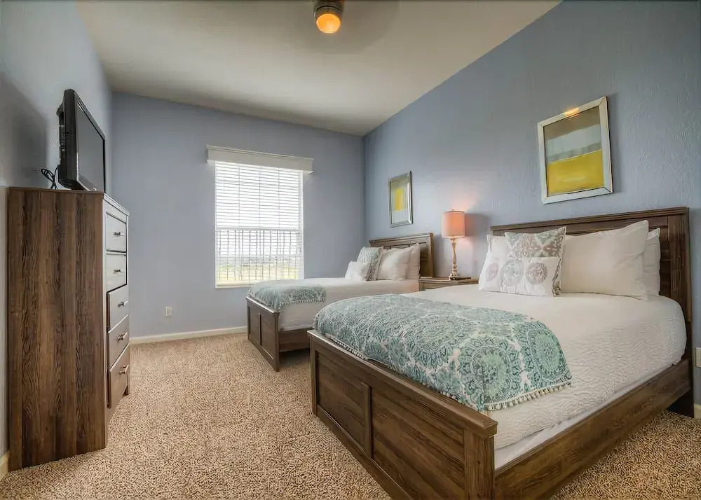 5048 Shoreway Loop #402,
