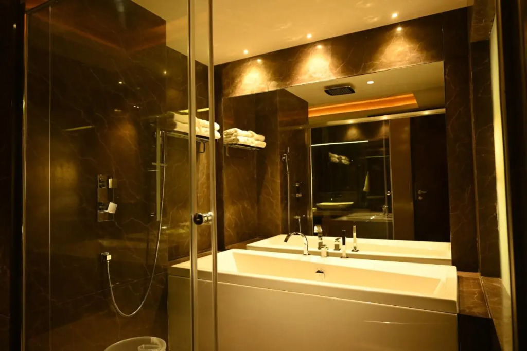 Hotel Pahadi