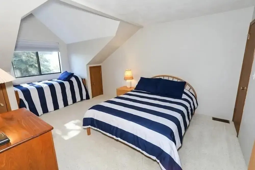 Seven Springs Sunridge 3 BR Condo, Sleeps 10! by RedAwning