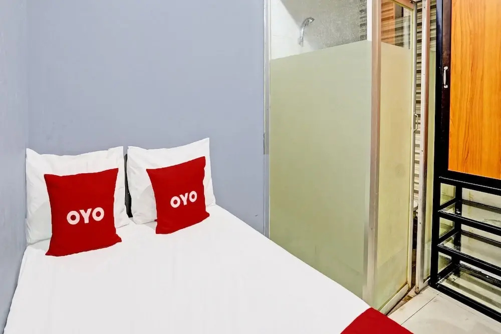 Hotel O Surabaya near Universitas Airlangga formerly Kertajaya Residence Surabaya