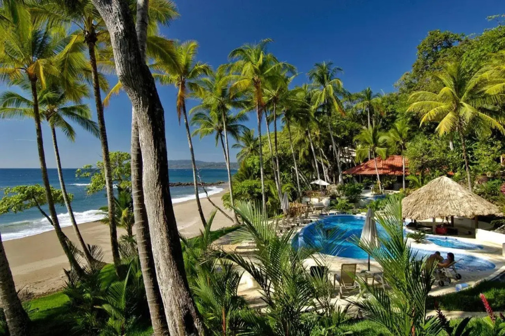 Tango Mar Beachfront Boutique Hotel & Villas