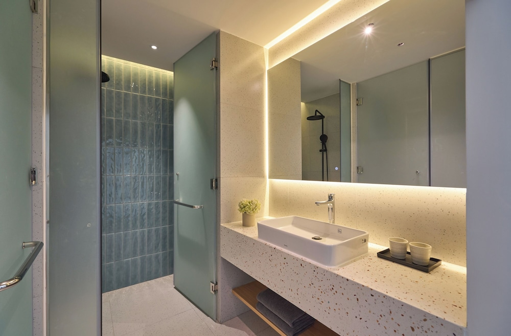 Express by M Village Hoang Viet