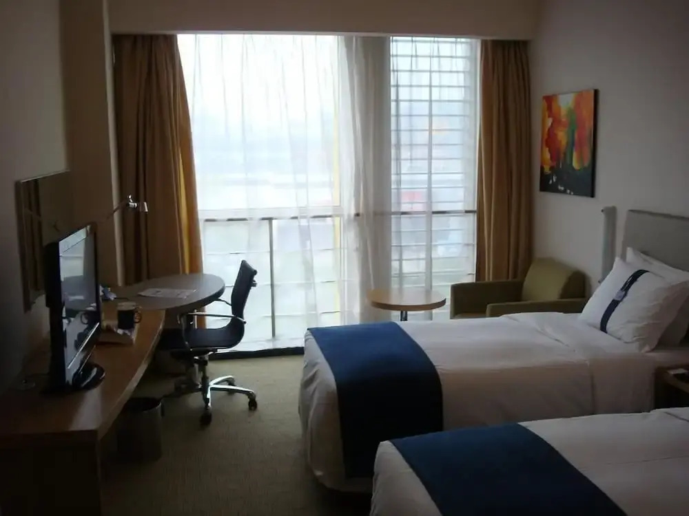 Holiday Inn Express Shanghai Meilong