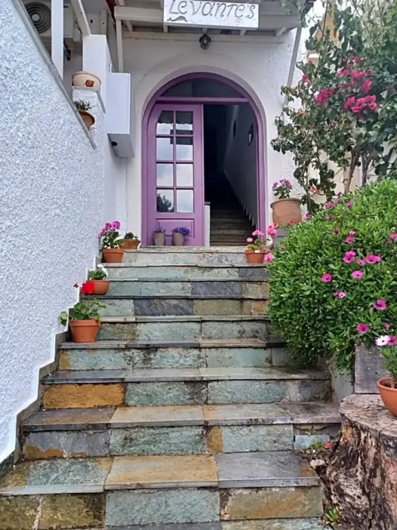 Levantes Hotel