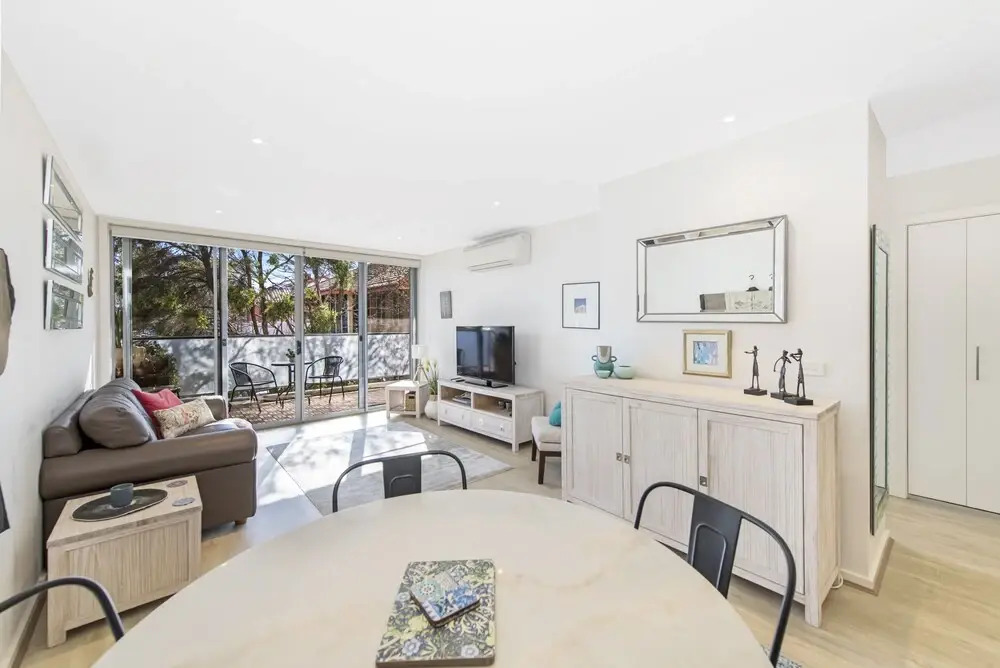 Accommodate Canberra - Envy