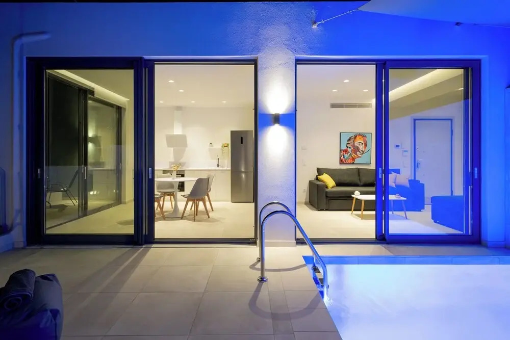 White Cliff Luxury Suites