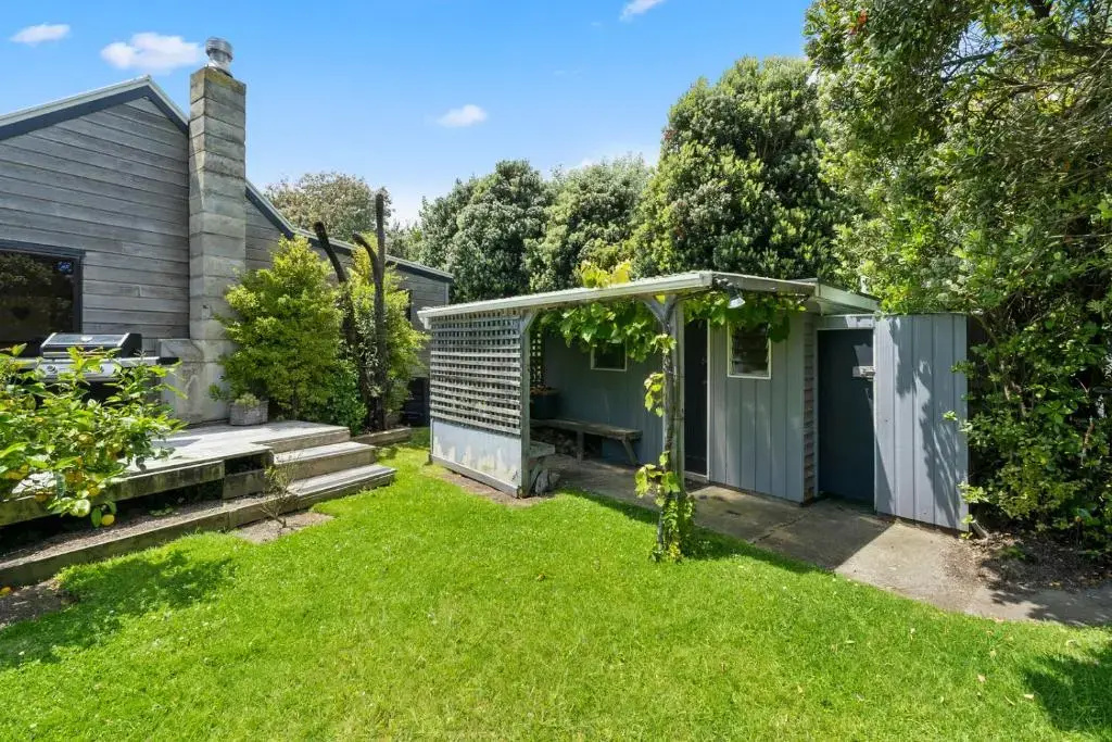 Waimea Cottage - Waikanae Holiday Home