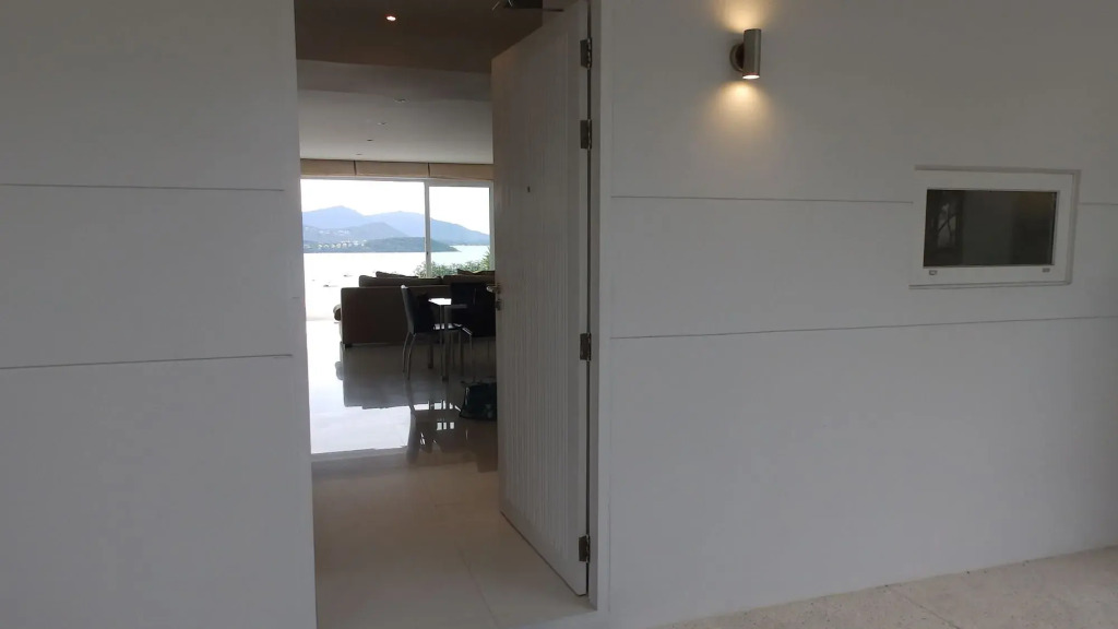 Condo Studio B at Replay E305