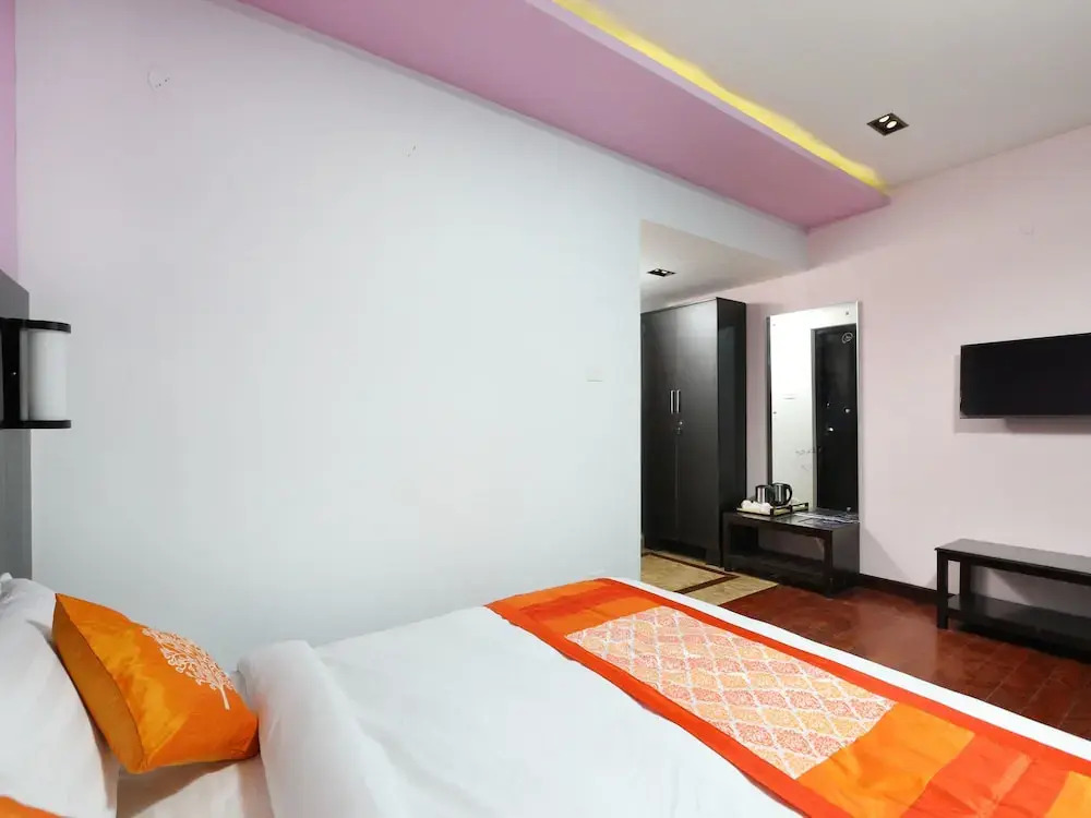 OYO 13838 Ramana Holiday Inn