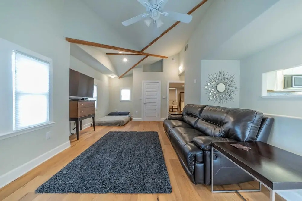 1890 s Modern Victorian in the Heart of Sacramento
