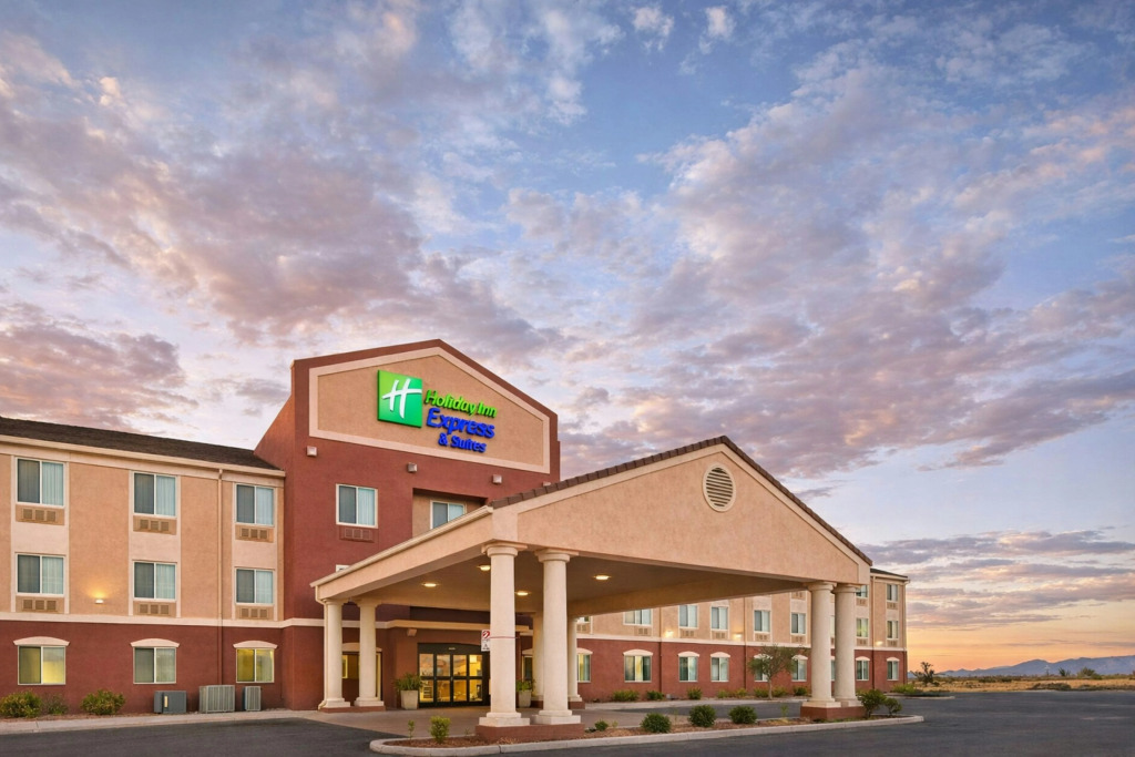 Holiday Inn Express & Suites Willcox by IHG